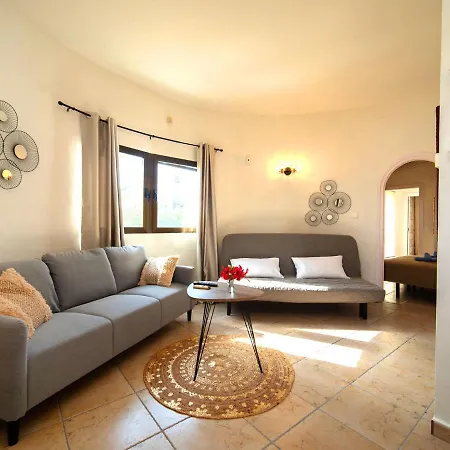 Nyaraló Leon By Interhome Calpe